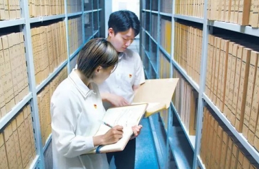 聚焦干部人事档案|长期对组织隐瞒真实年龄年龄改大改小图谋私利