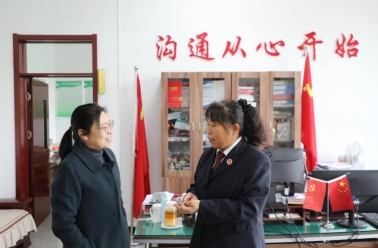 档案人生丨郭艳霞：在平凡岗位上成为“一束光”